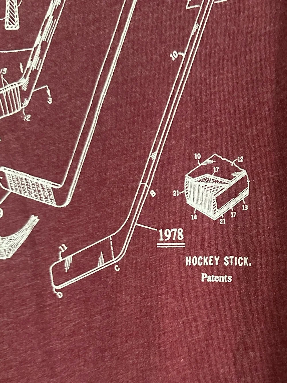 Banana Republic Hockey Stick Patent graphic tee m